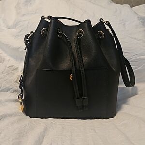 MICHAEL KORS BUCKET HOBO BAG